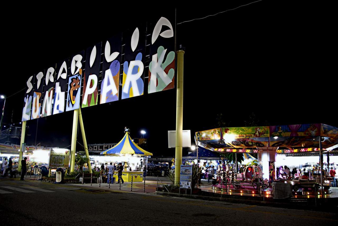 Michelangelo Beach Lignano Sabbiadoro Bagian luar foto