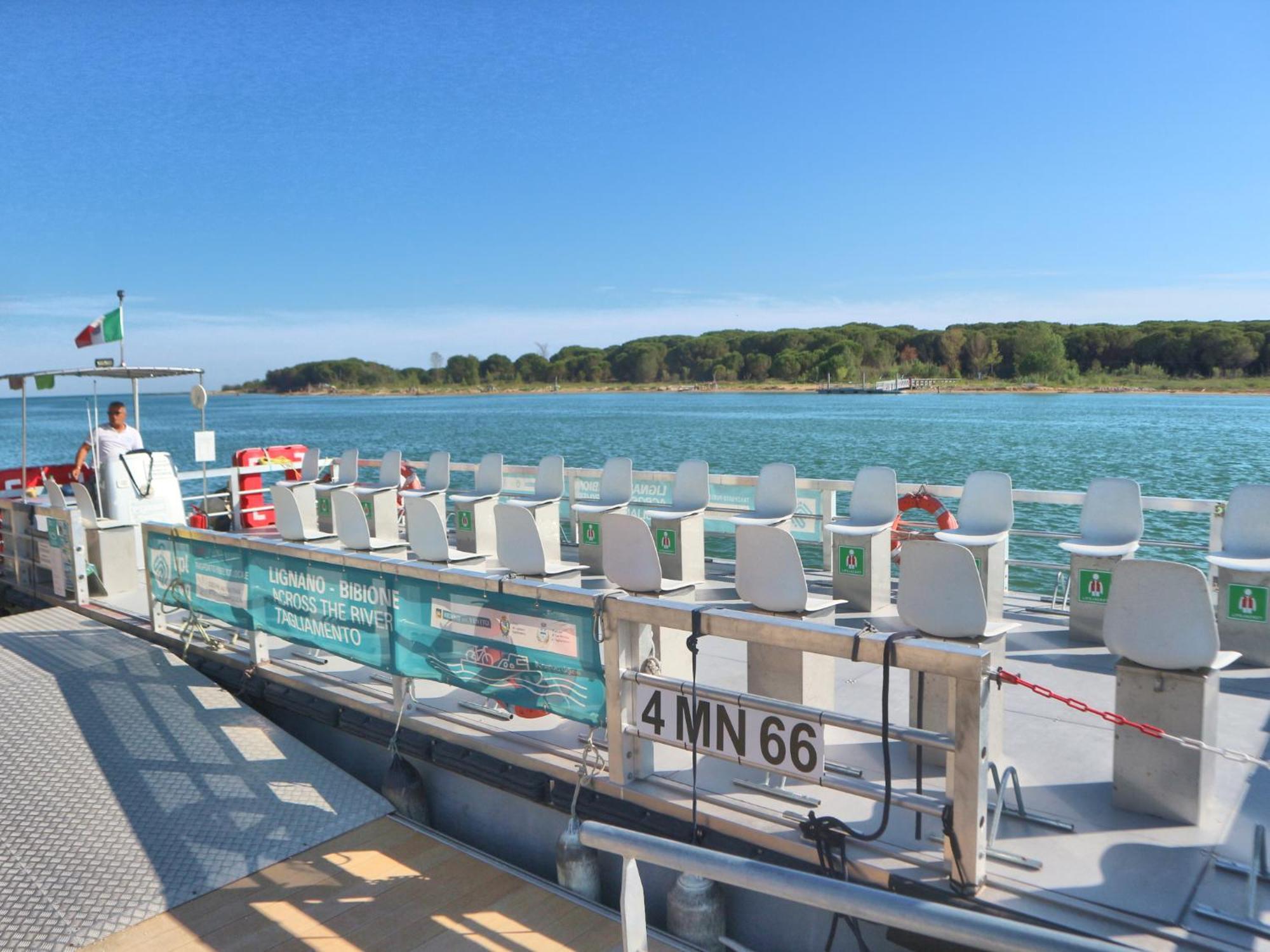 Michelangelo Beach Lignano Sabbiadoro Bagian luar foto